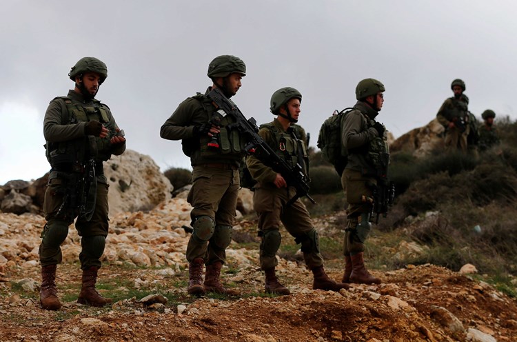 جيش الاحتلال يتأهب على حدود غزة والضفة خشية تأجيل الانتخابات الفلسطينية